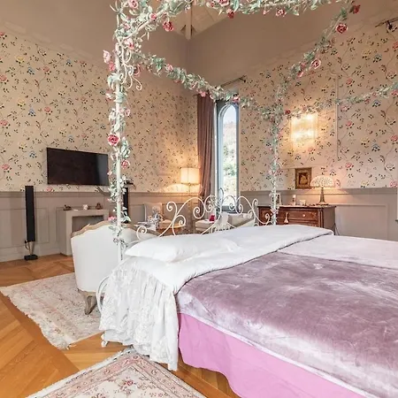 Prestigious In Villa *