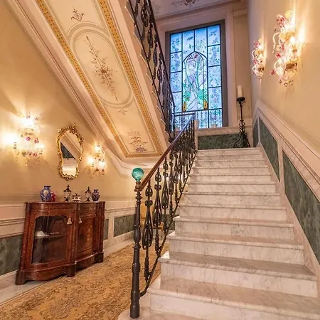 Prestigious In Villa *
