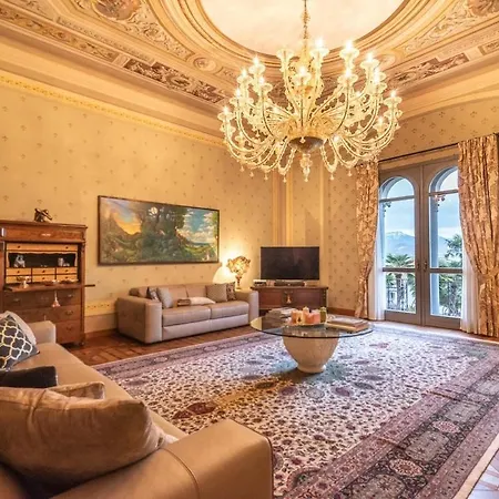 Villa Prestigious In *