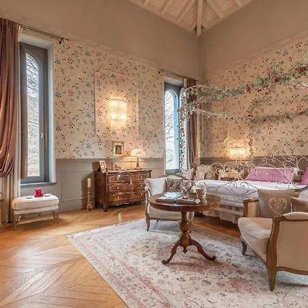 Villa Prestigious In *